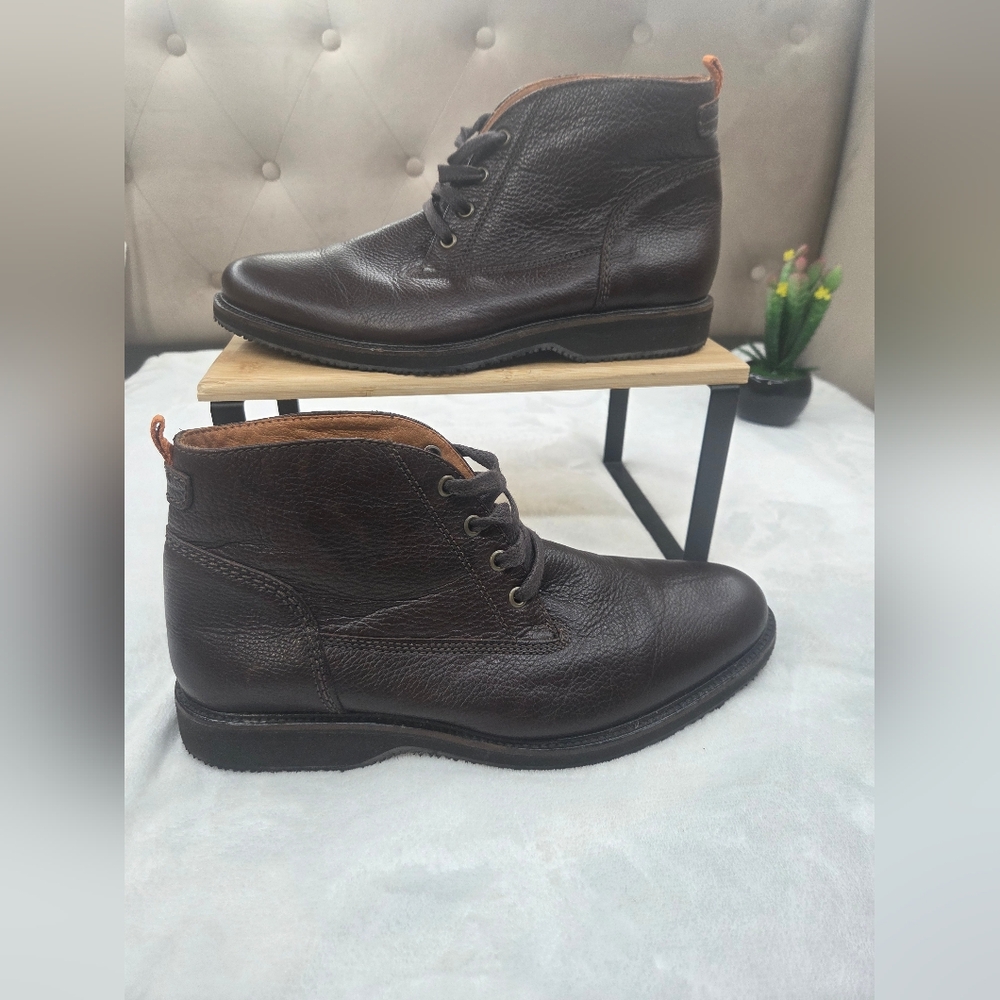 Tommy Bahama Edisto Chukka Boots Brown Leather Mens 10.5M Made In Brazil